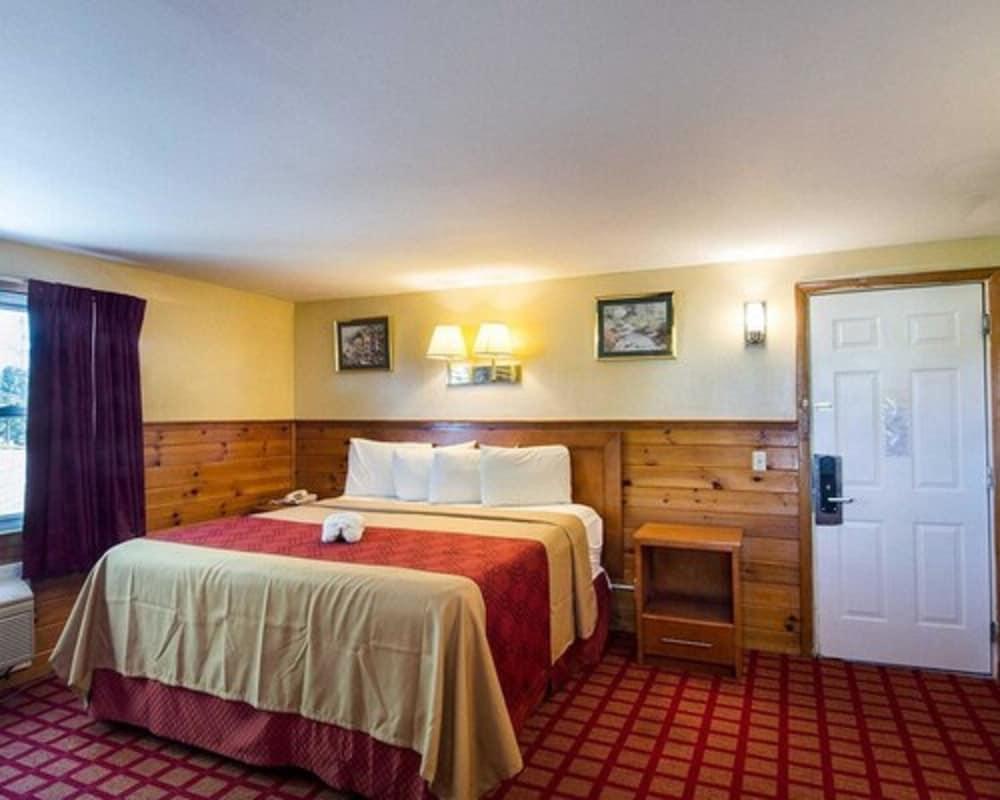 Econo Lodge West Yarmouth on Cape Cod photo 18
