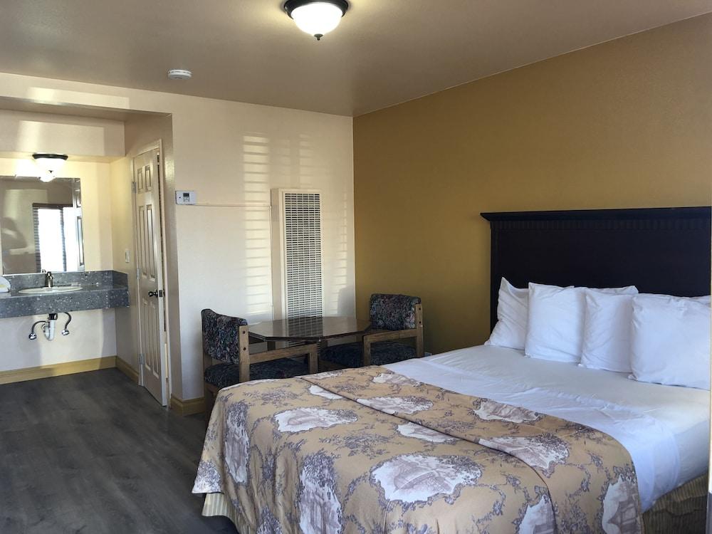 Blue Seal Inn photo 16