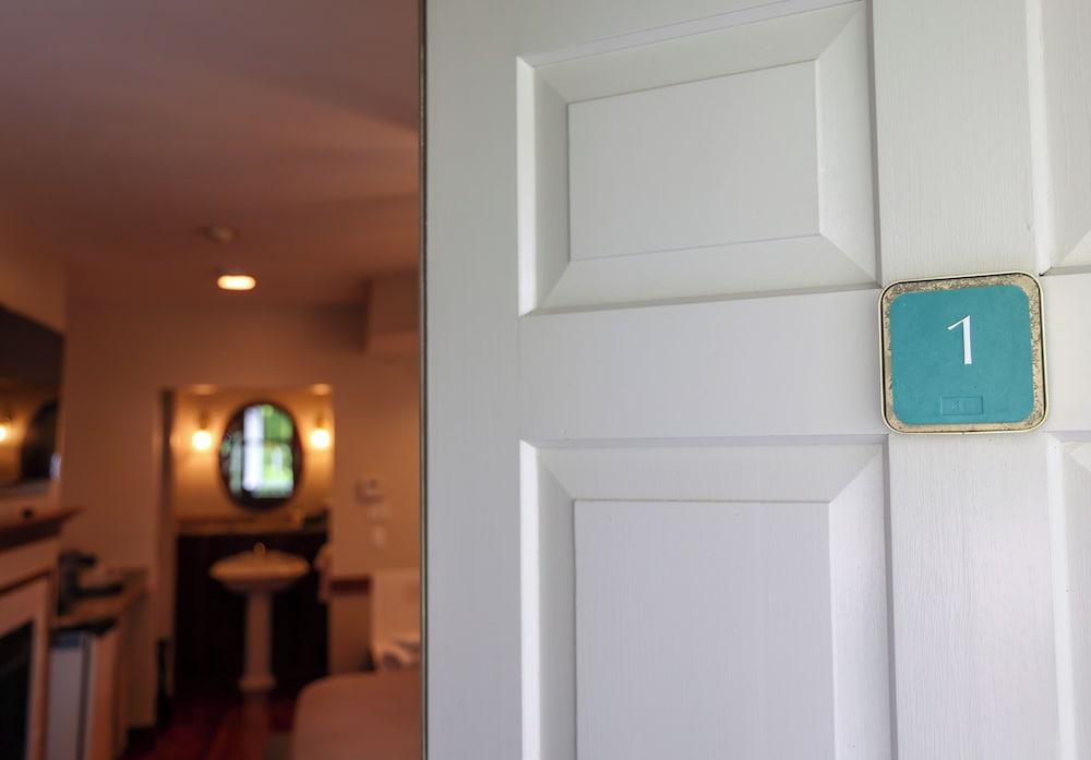 The Liberty Lodge at Sister Bay photo 14