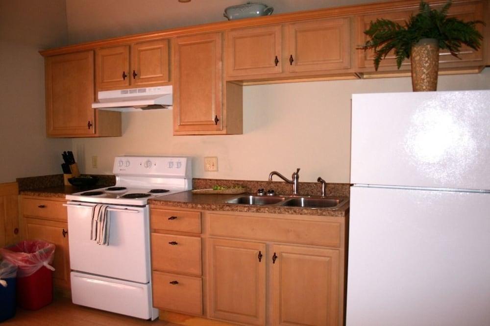 Hinckley's Dreamwood Cottages photo 45