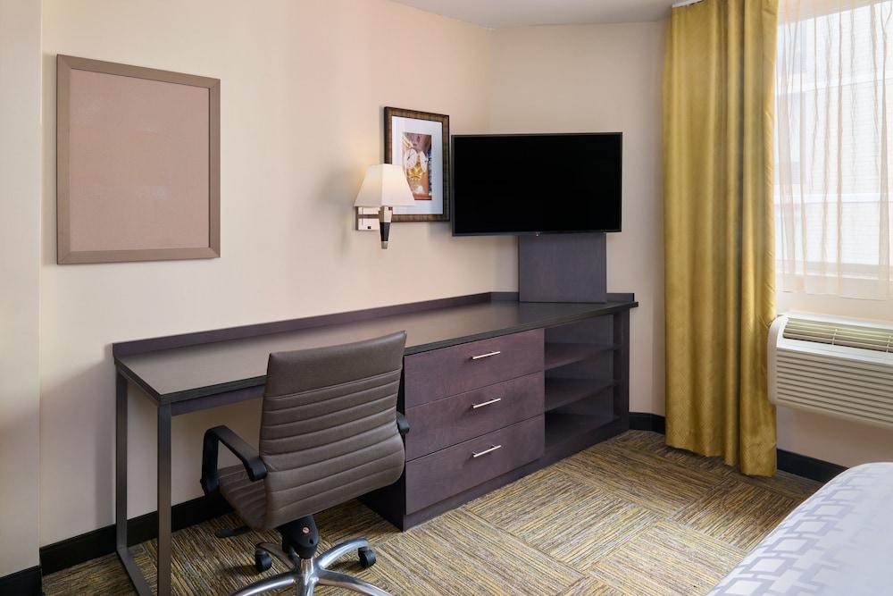 Candlewood Suites New York City-Times Square by IHG photo 6