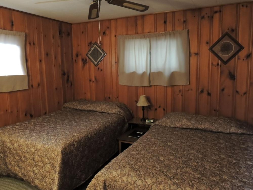 Lake George Diamond Cove photo 40