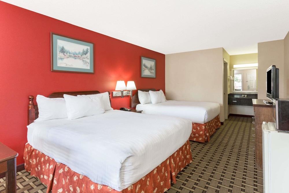 Americas Best Value Inn & Suites Sumter photo 4