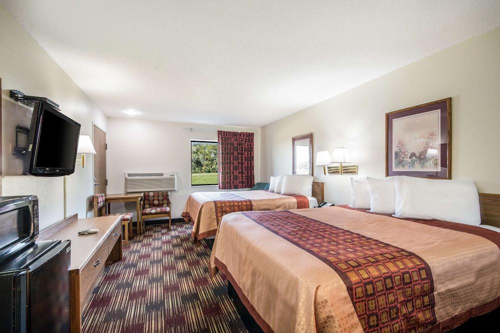 Americas Best Value Inn & Suites Harrisonville photo 25