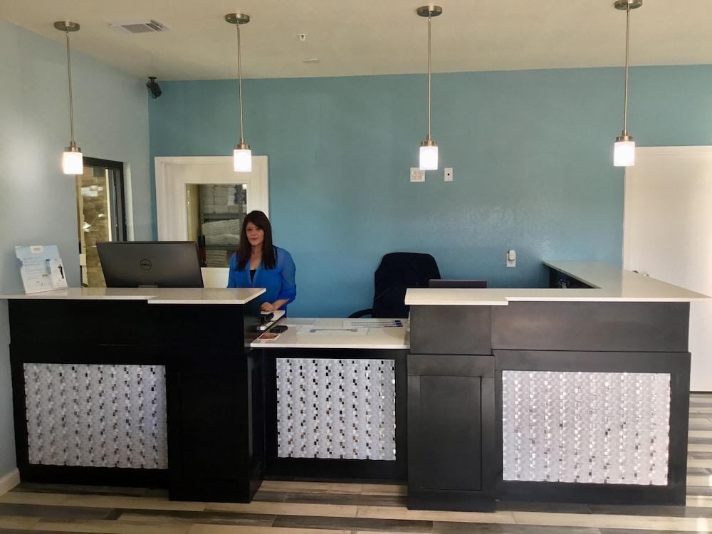 Days Inn by Wyndham Freeport photo 31