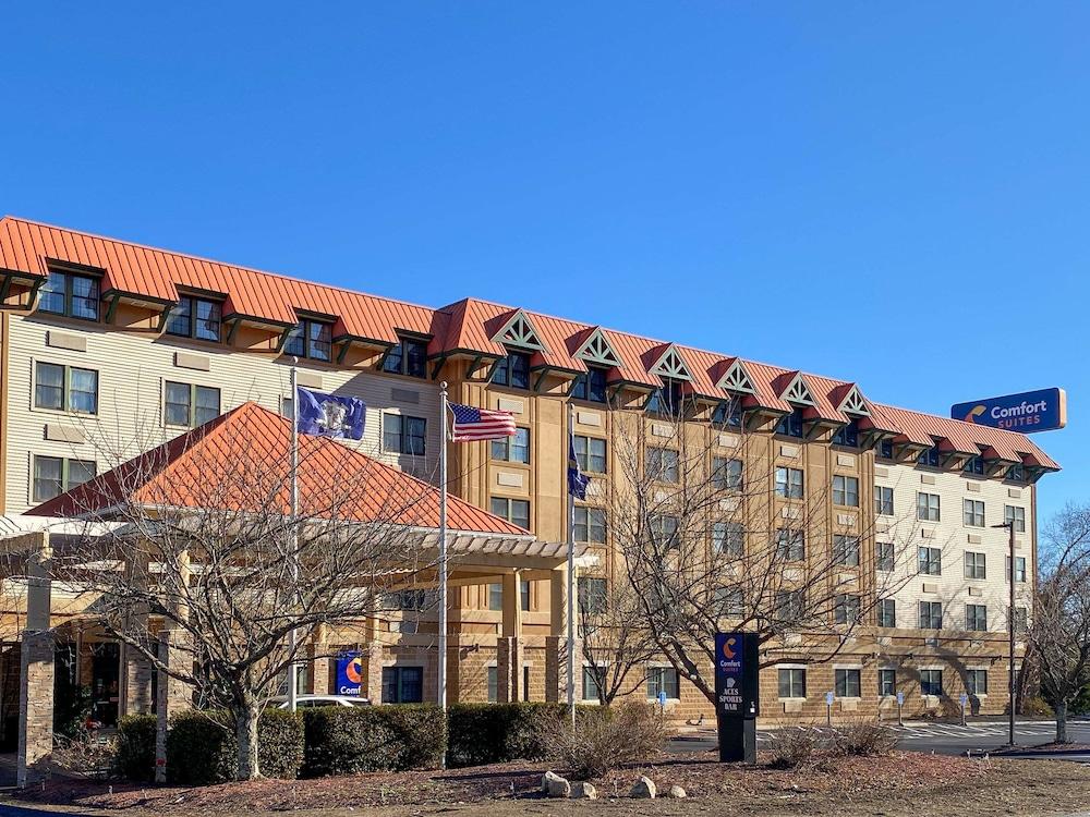 Comfort Suites Near Casinos Norwich-Uncasville CT — hotel in Norwich