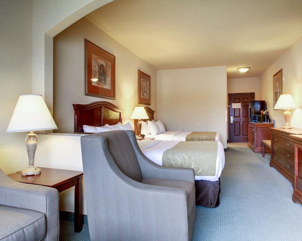 Clarion Suites Vidalia Riverfront photo 12