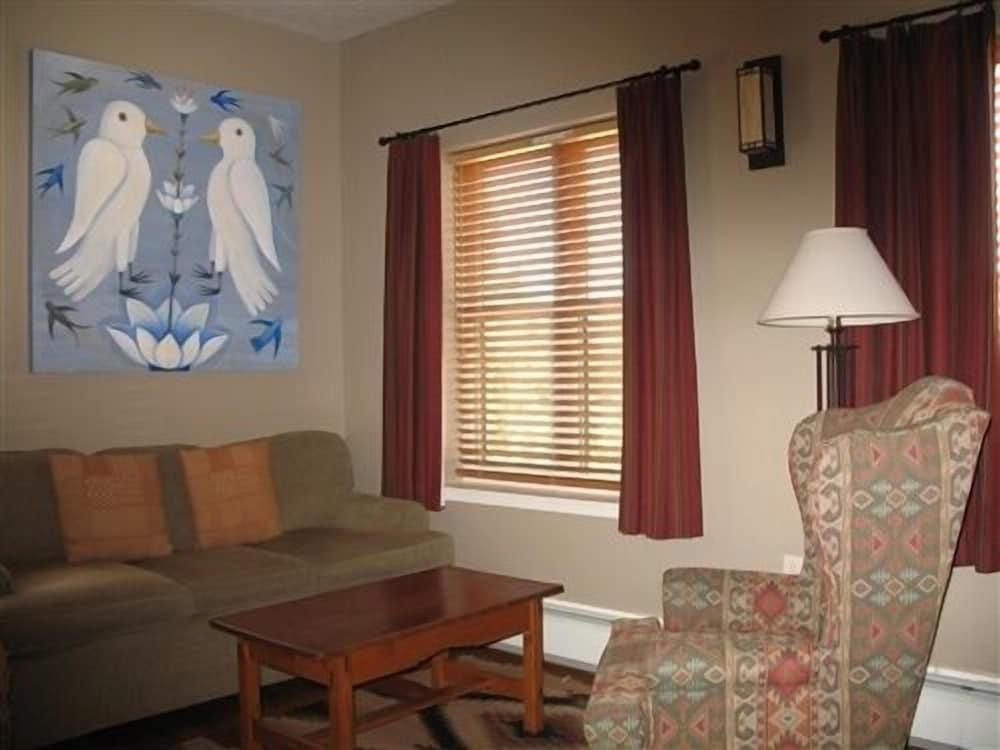 Bear Mountain Lodge photo 7