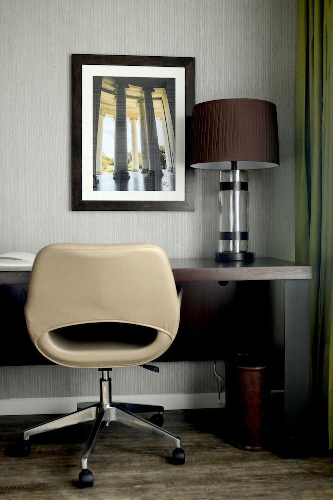 Hampton Inn & Suites Washington DC-Navy Yard photo 23
