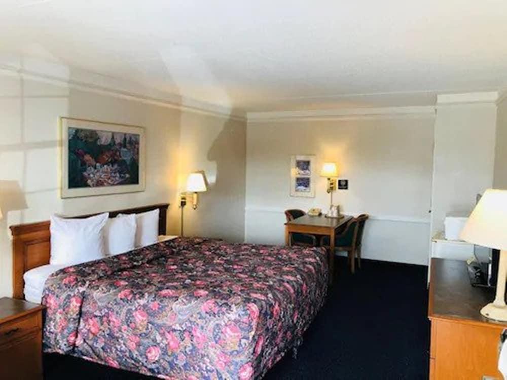Horizon Inn & Suites photo 11