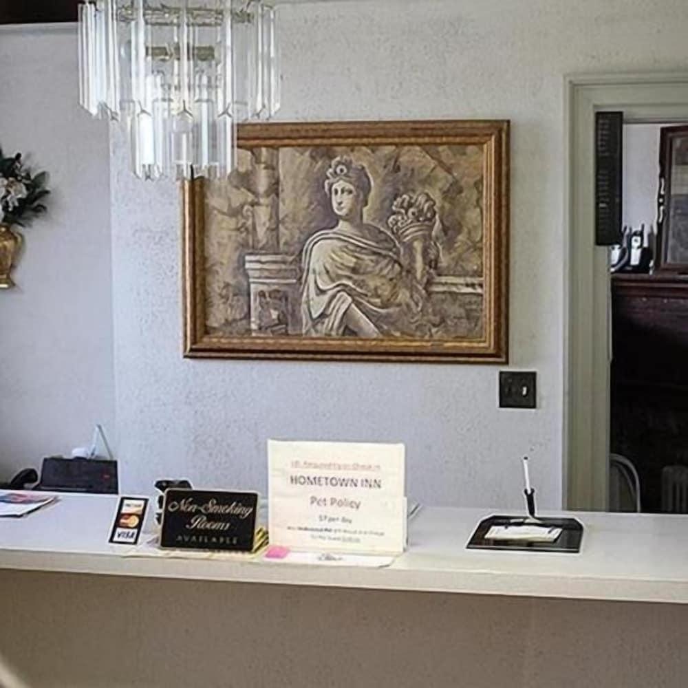 Hometown Inn Staunton photo 2