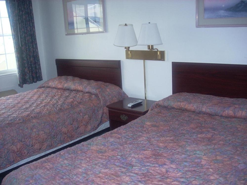 Economy Inn Monterey photo 10