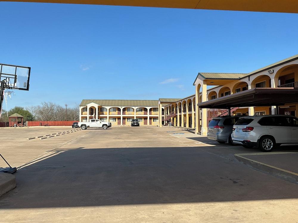 Executive inn & Suites photo 32