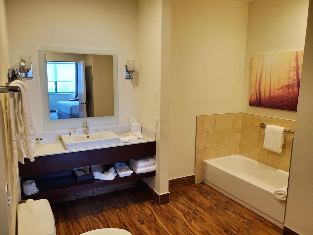 Crowne Plaza Springfield by IHG photo 56