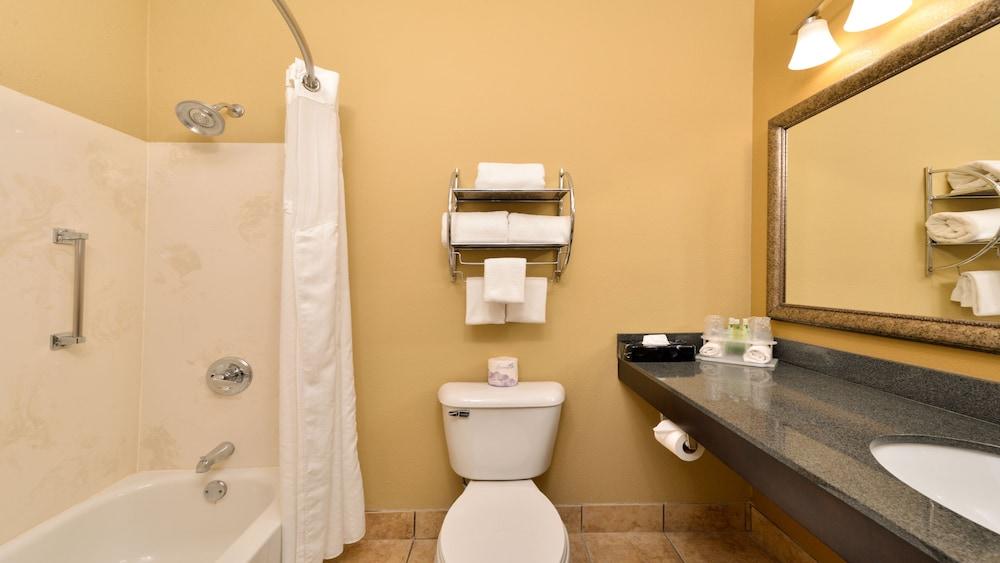 Comfort Inn & Suites Sharonville - Cincinnati North photo 16