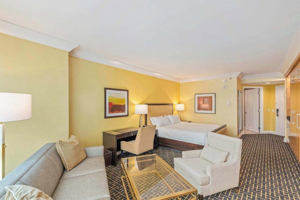 Trump Condo Hotel in Vegas photo 21