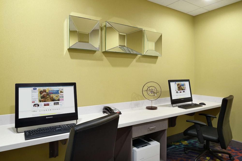 Hampton Inn & Suites St. Louis/Alton photo 25