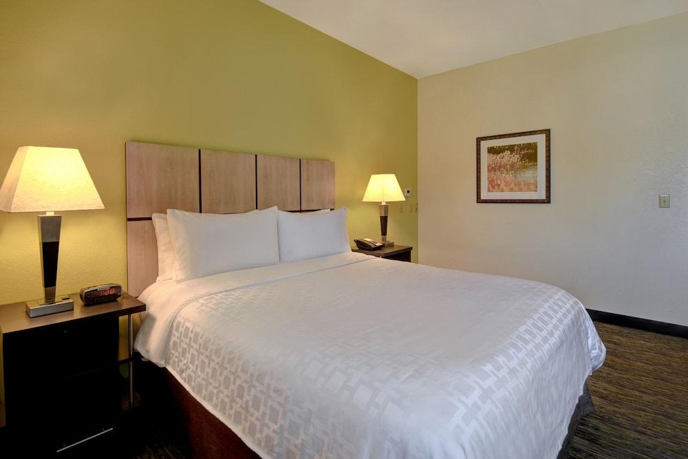 Candlewood Suites St. Clairsville by IHG photo 28
