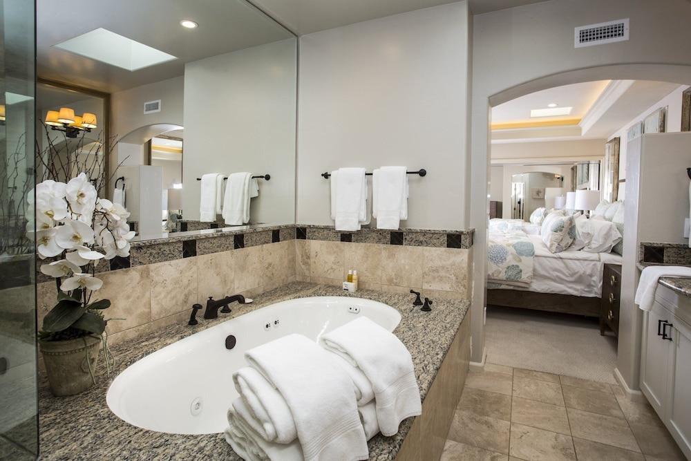 Sunset Cove Villas in Laguna Beach photo 64