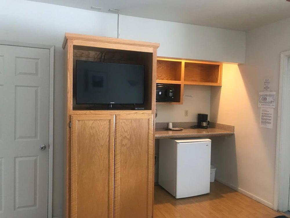 Sunrise Inn Turlock photo 11