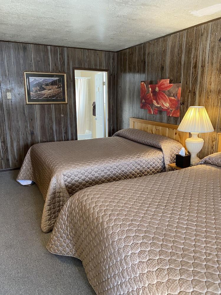 Rustic Inn Motel photo 29
