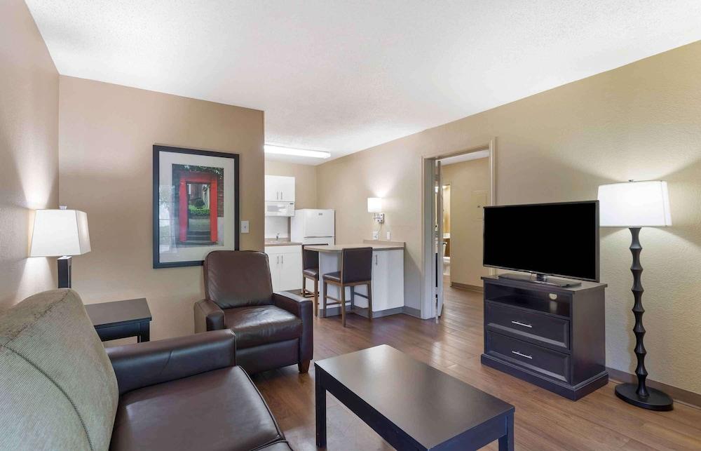 Extended Stay America Suites Washington DC Germantown Town C photo 31