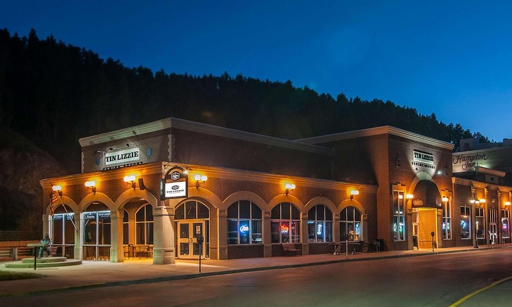 Hampton Inn Deadwood at Tin Lizzie Gaming Resort photo 59