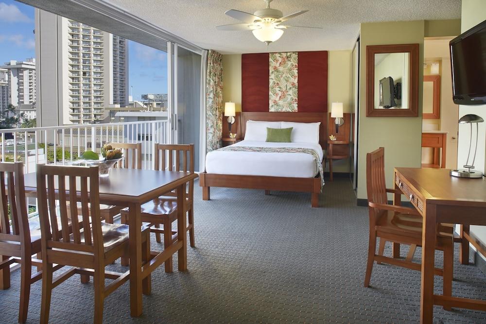 Pacific Monarch Hotel photo 7