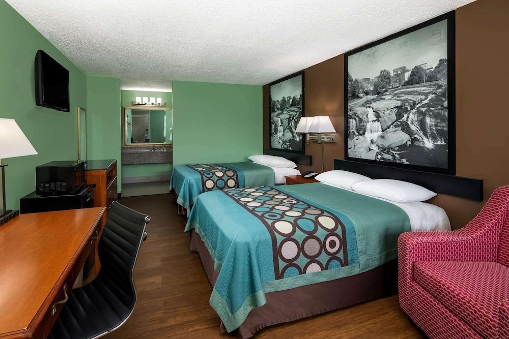 Super 8 by Wyndham Gaffney photo 7