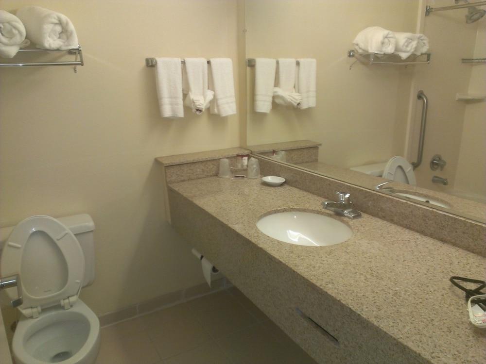 Hotel I-64 Richmond photo 3