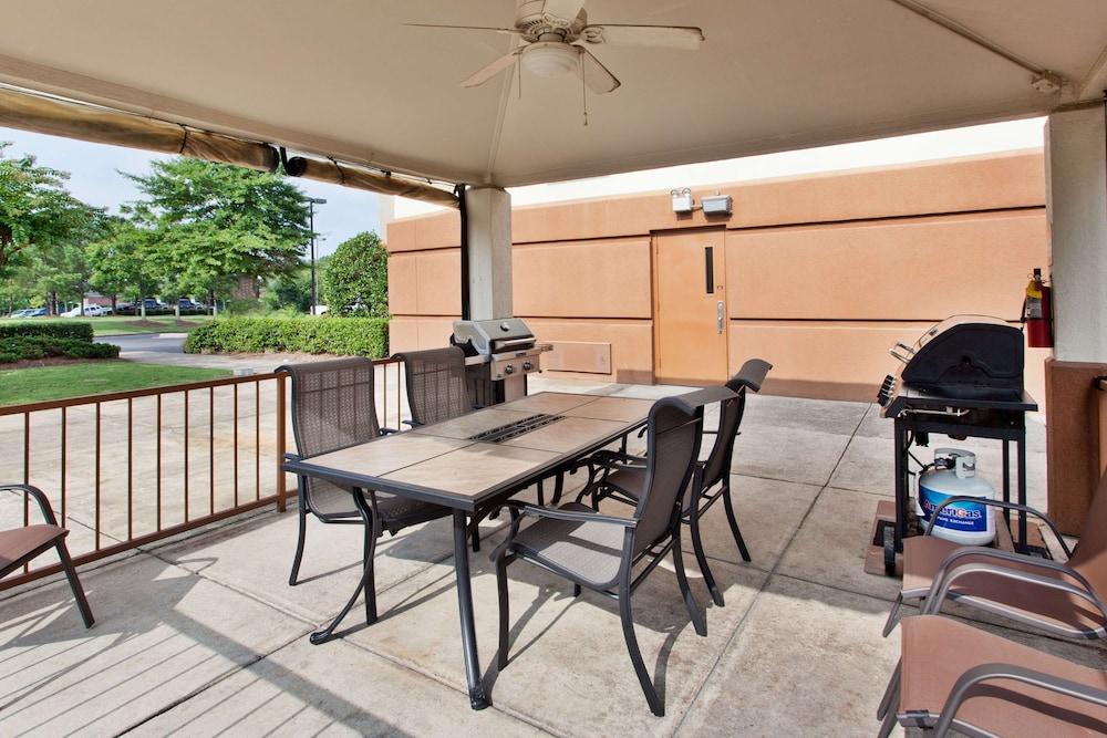 Sonesta Simply Suites Birmingham Hoover photo 24