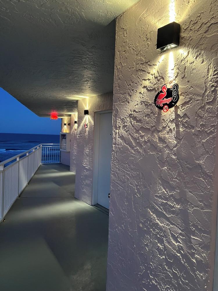 Flamingo Inn Beachfront photo 34