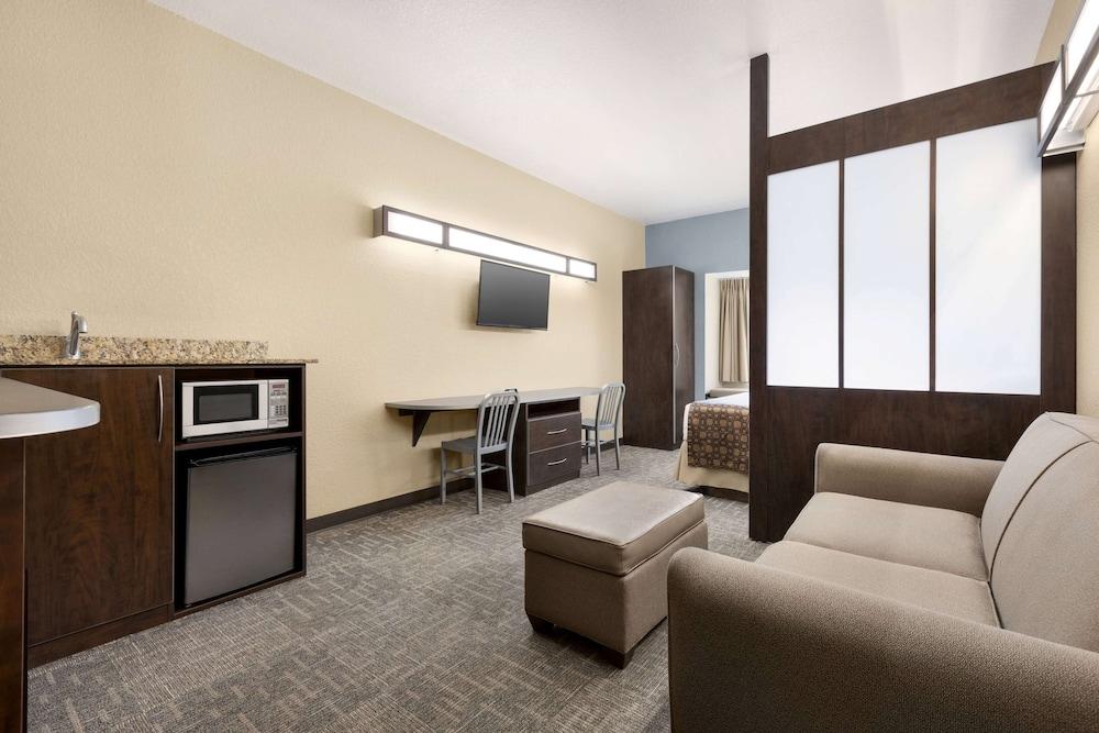 Microtel Inn & Suites by Wyndham Woodstock/Atlanta North photo 28