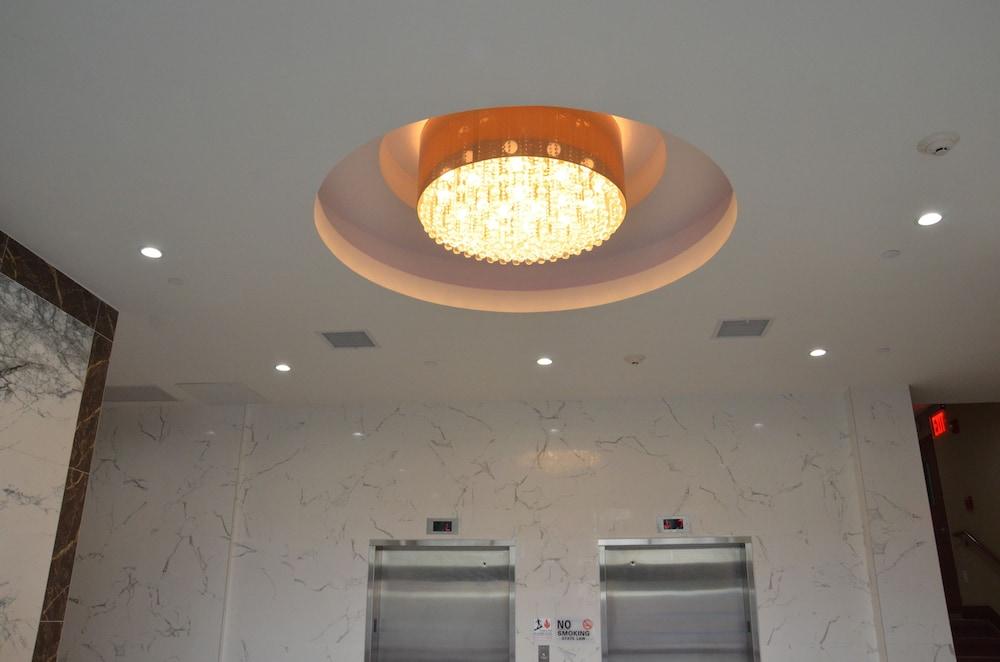 Lic Plaza Hotel photo 23