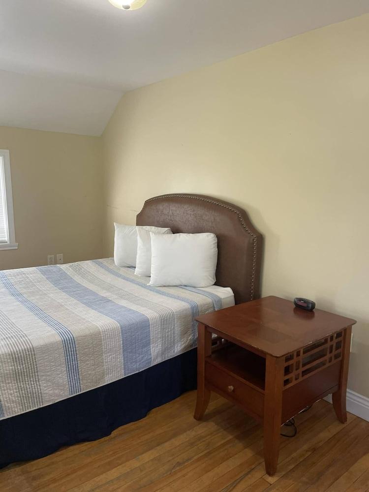 Grand Beach Inn photo 12