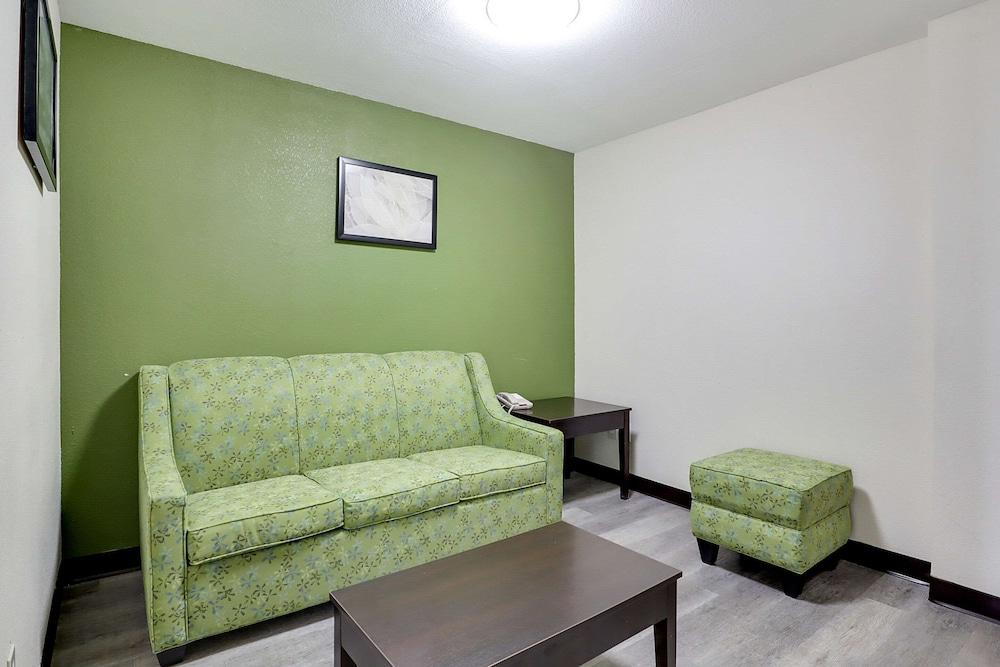 Quality Suites Albuquerque Airport photo 17
