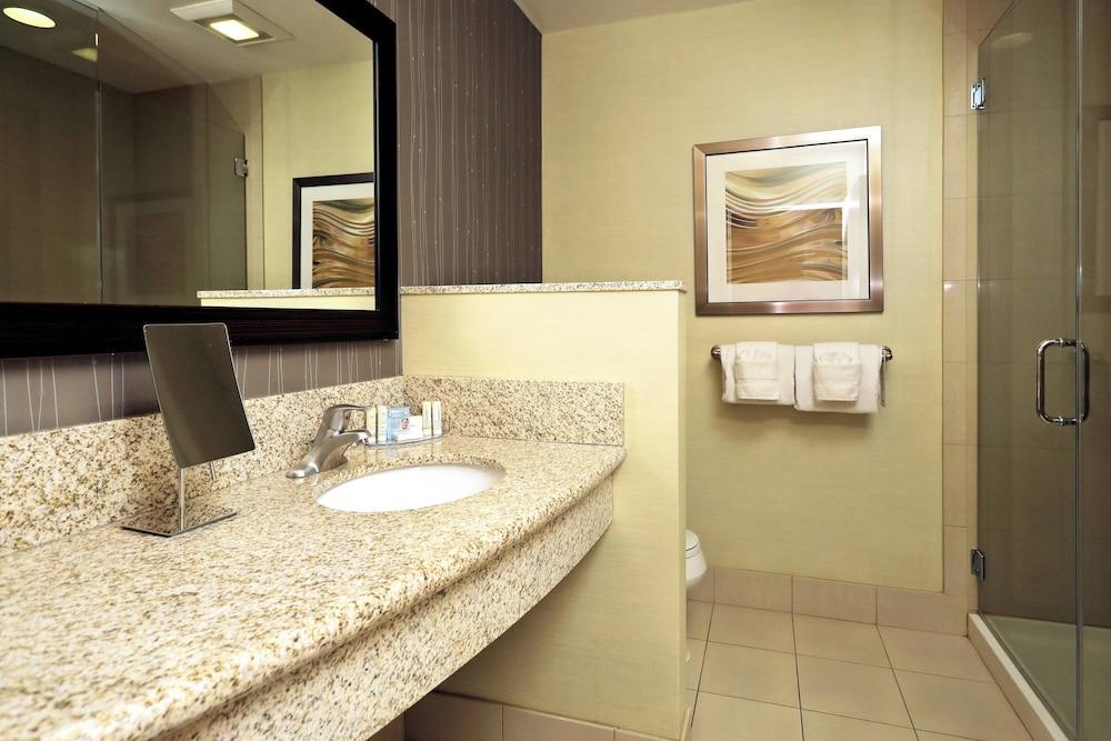 Courtyard by Marriott York photo 13