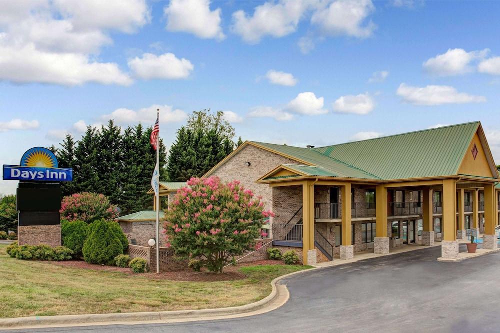 Days Inn by Wyndham Conover-Hickory photo 5