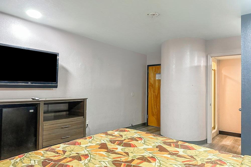 Relax Inn By Oyo Jackson MS Hwy 80/I-20 photo 13