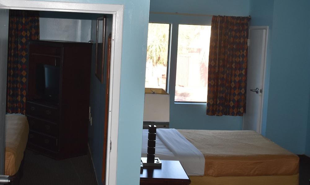GUEST COTTAGES & SUITES photo 2