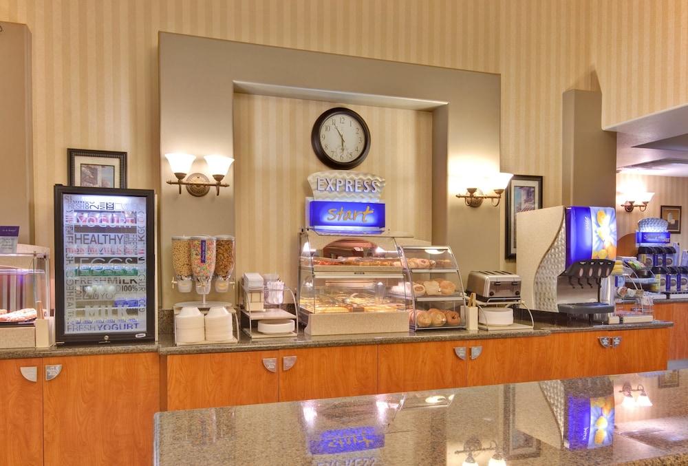 City Express By Marriott Rancho Cucamonga photo 9