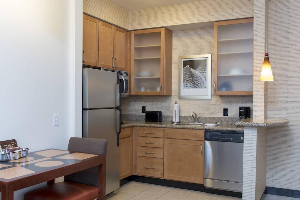 Residence Inn Marriott Moline photo 12