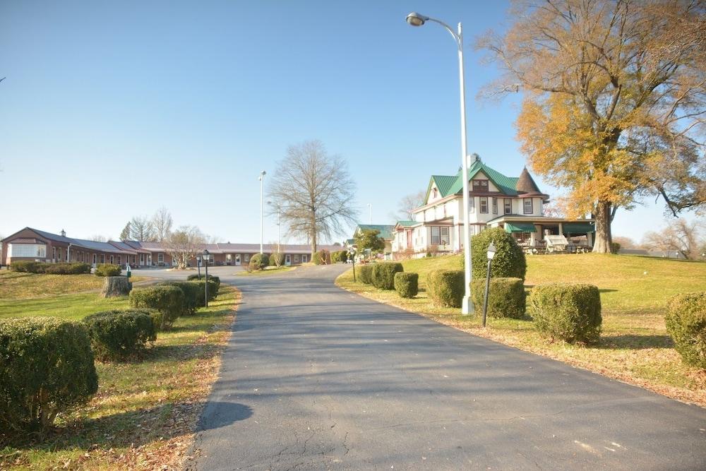 Potomac River Motel photo 35