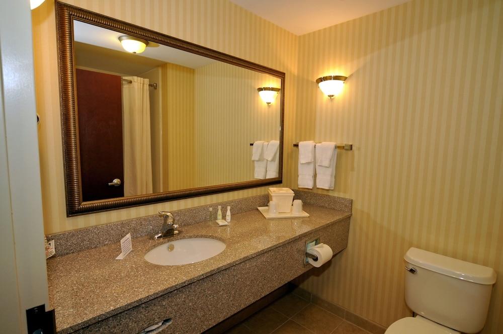Garner Hotel Mahwah by IHG photo 3
