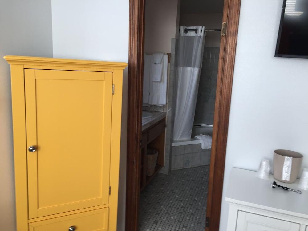 Seacrest Inn photo 29