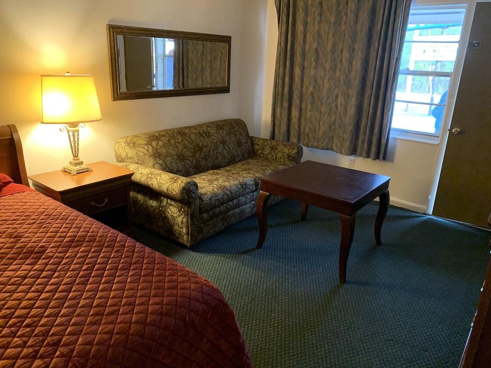 Motel 8 Lake City photo 16