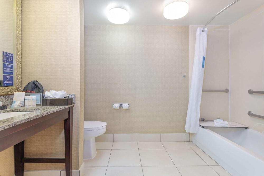 Hampton Inn by Hilton Petersburg Fort Lee photo 36
