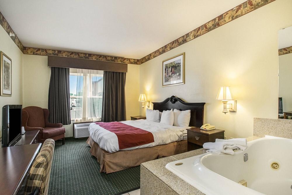 Country Inn & Suites by Radisson, Elkhart North photo 6