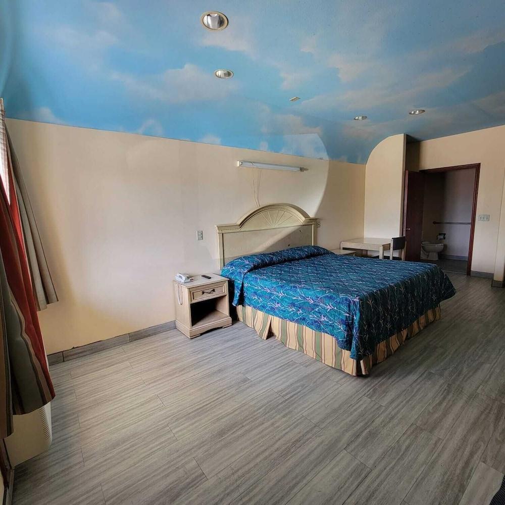 Woodland Inn & Suites photo 6