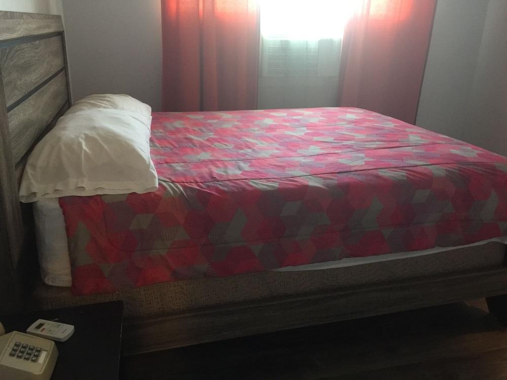 Tradewinds Hotel LAX Airport photo 31